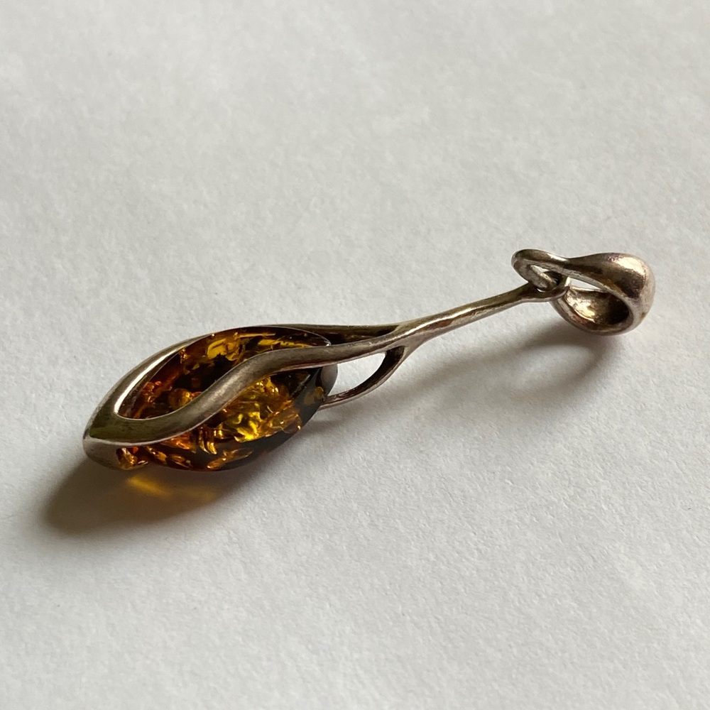 Elegant Sterling 925 Amber Pendant - Picture 5 of 6